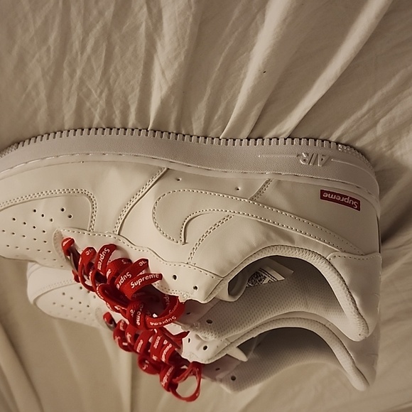 Nike Air Force 1 Supremes - Picture 6 of 6